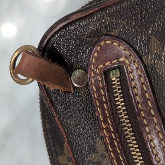 Authentic Louis Vuitton Clutch - Marley Dragonne   cosmetics, toiltery - Picture 11 of 14